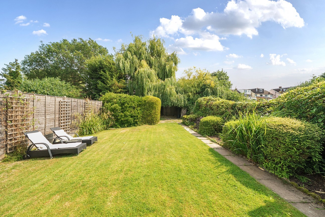 Warenne Road, Fetcham