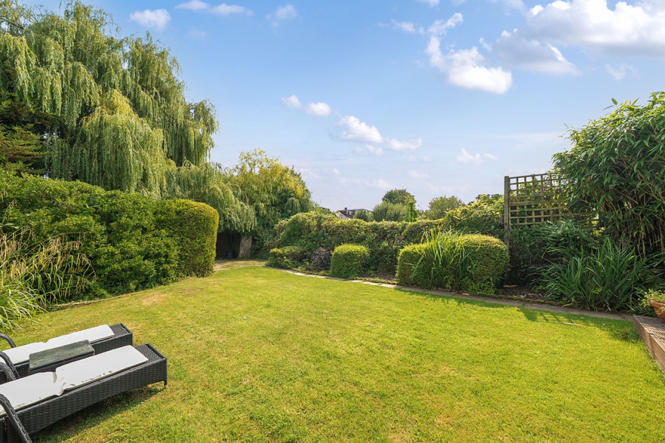 Warenne Road, Fetcham