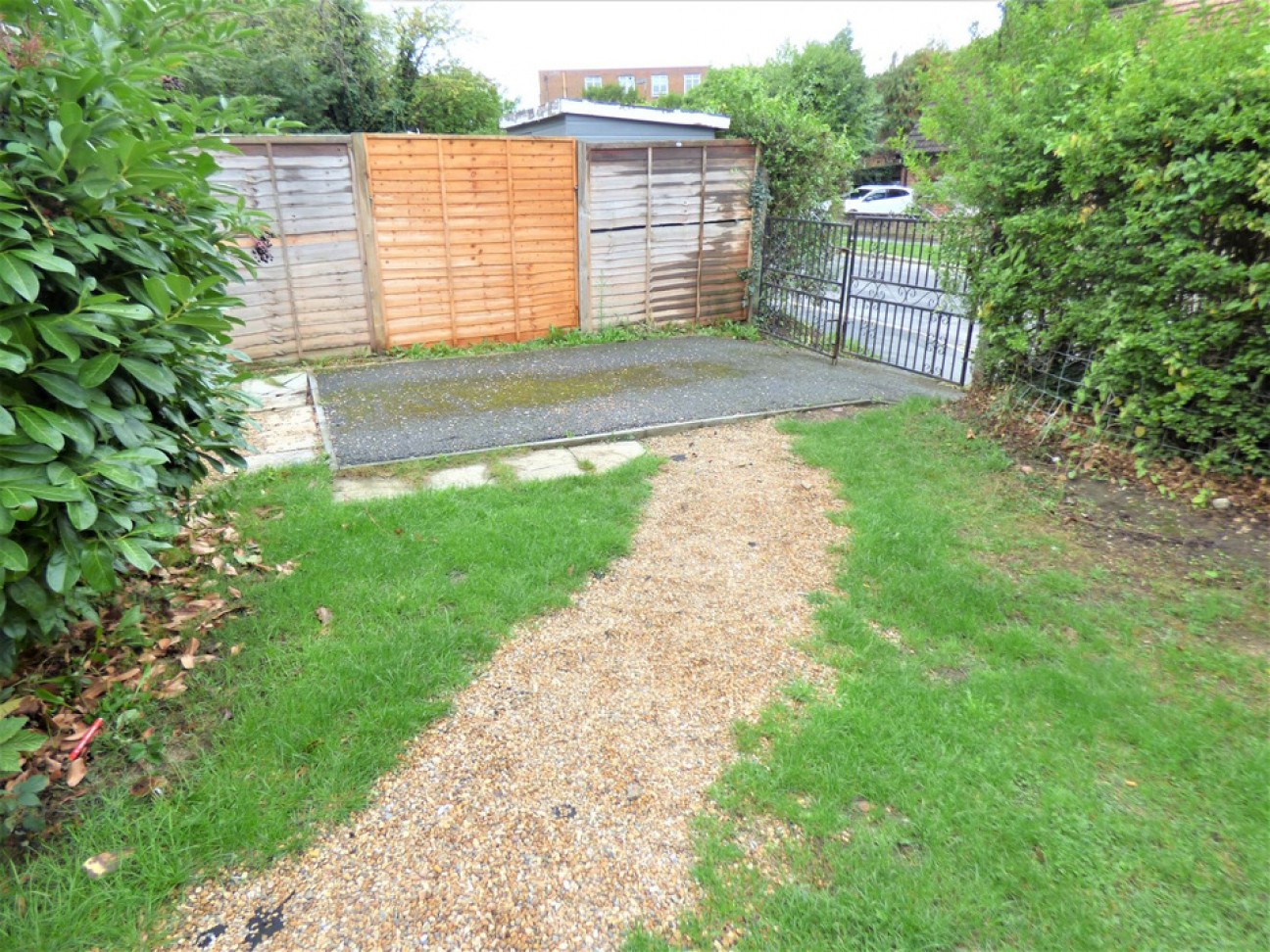 Randalls Crescent, Leatherhead