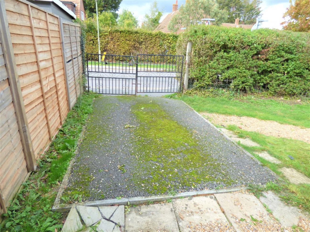 Randalls Crescent, Leatherhead