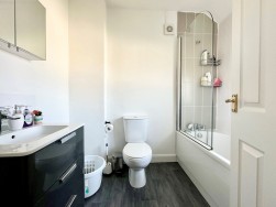 Randalls Crescent, Leatherhead