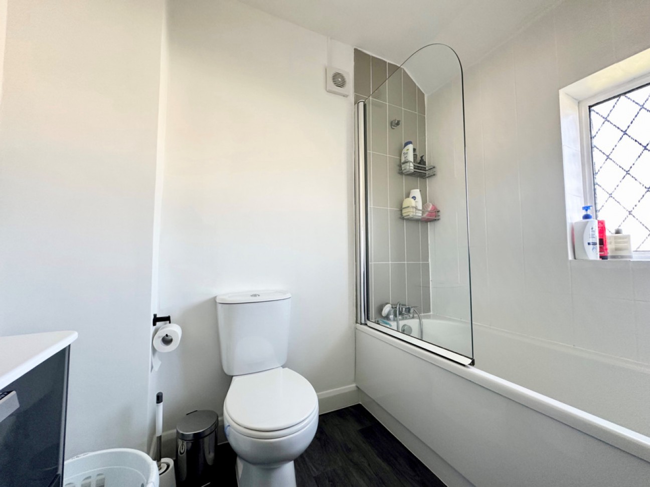 Randalls Crescent, Leatherhead