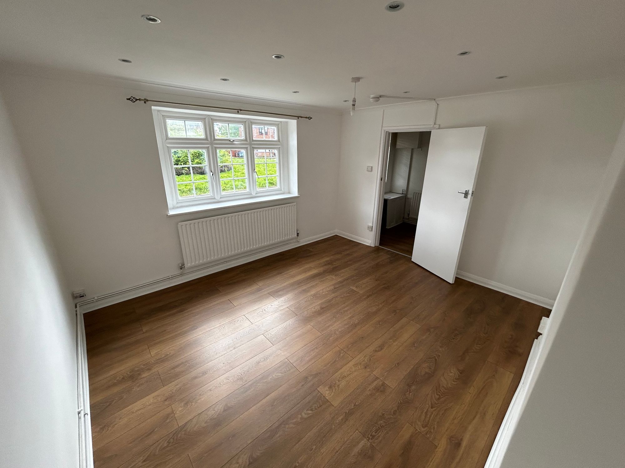 Home Gardens, Dagenham, RM10