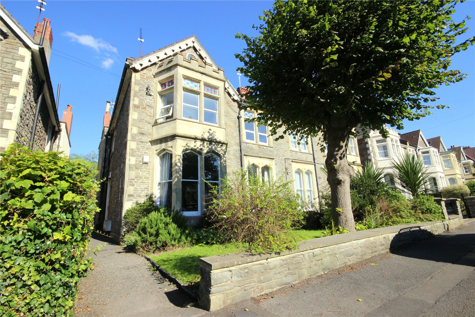 2 bedroom Flat to let in Henleaze, Bristol