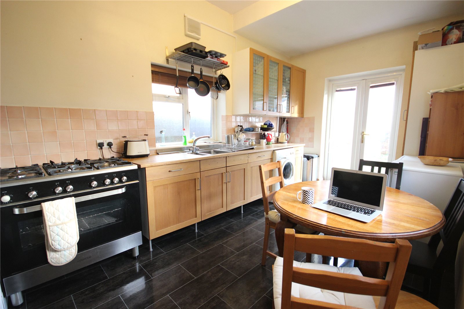 8 bedroom House to let in Horfield, Bristol