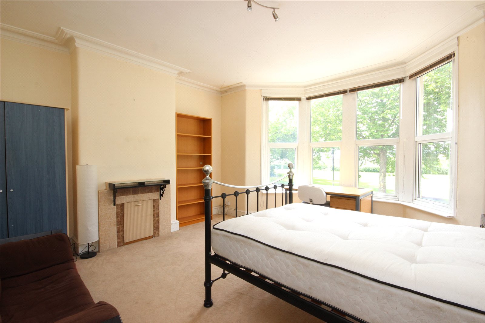 8 bedroom House to let in Horfield, Bristol