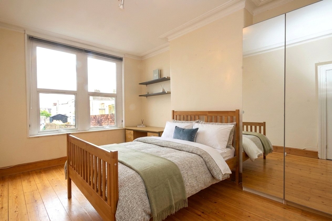8 bedroom House to let in Horfield, Bristol
