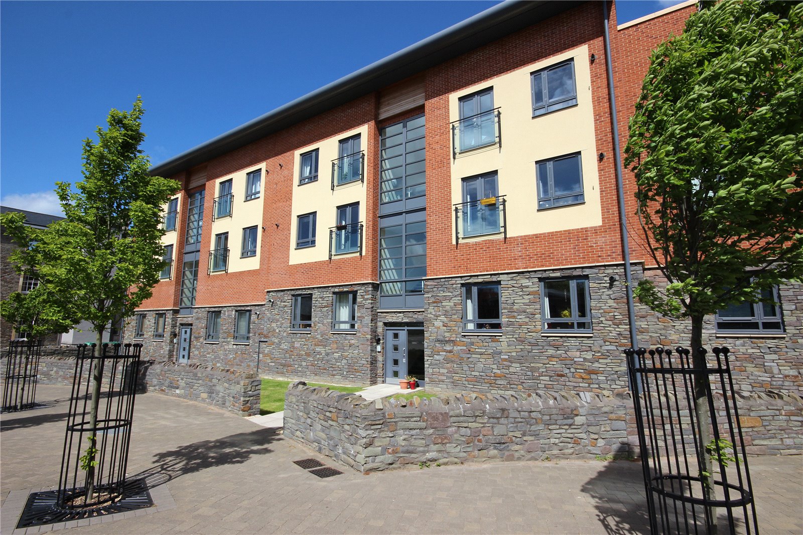 2 bedroom Flat to let in Ashley Down Road, Ashley Down, Bristol