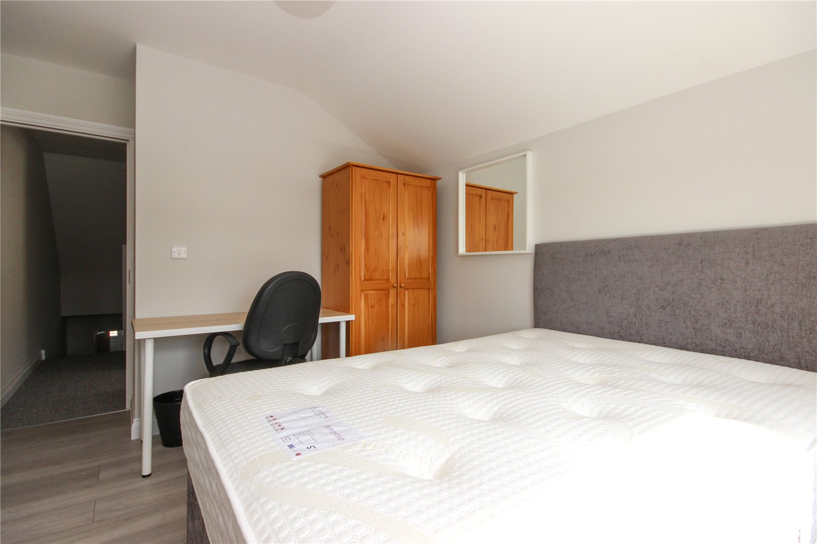 6 bedroom House to let in Horfield, Bristol
