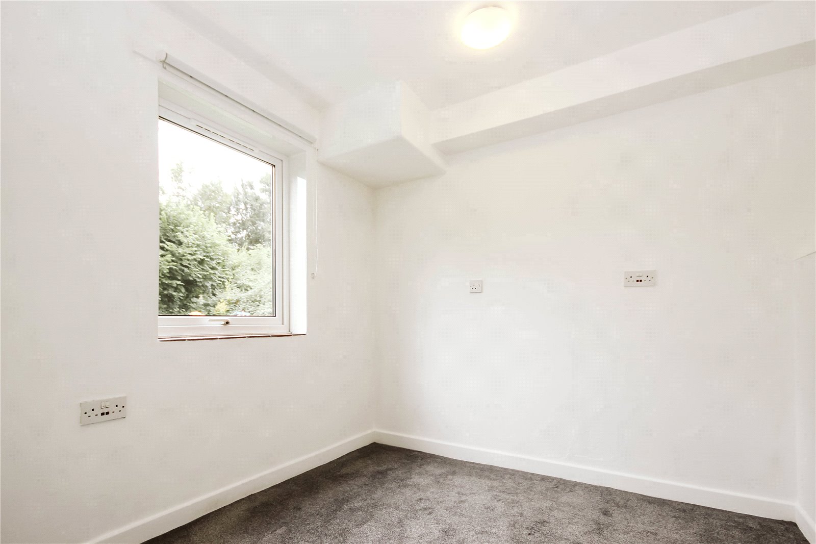 1 bedroom Flat to let in St. Stephens Close, Southmead, Bristol