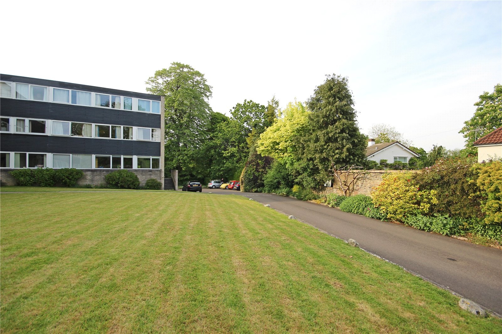 3 bedroom Flat to let in Hazelwood Road, Stoke Bishop, Bristol