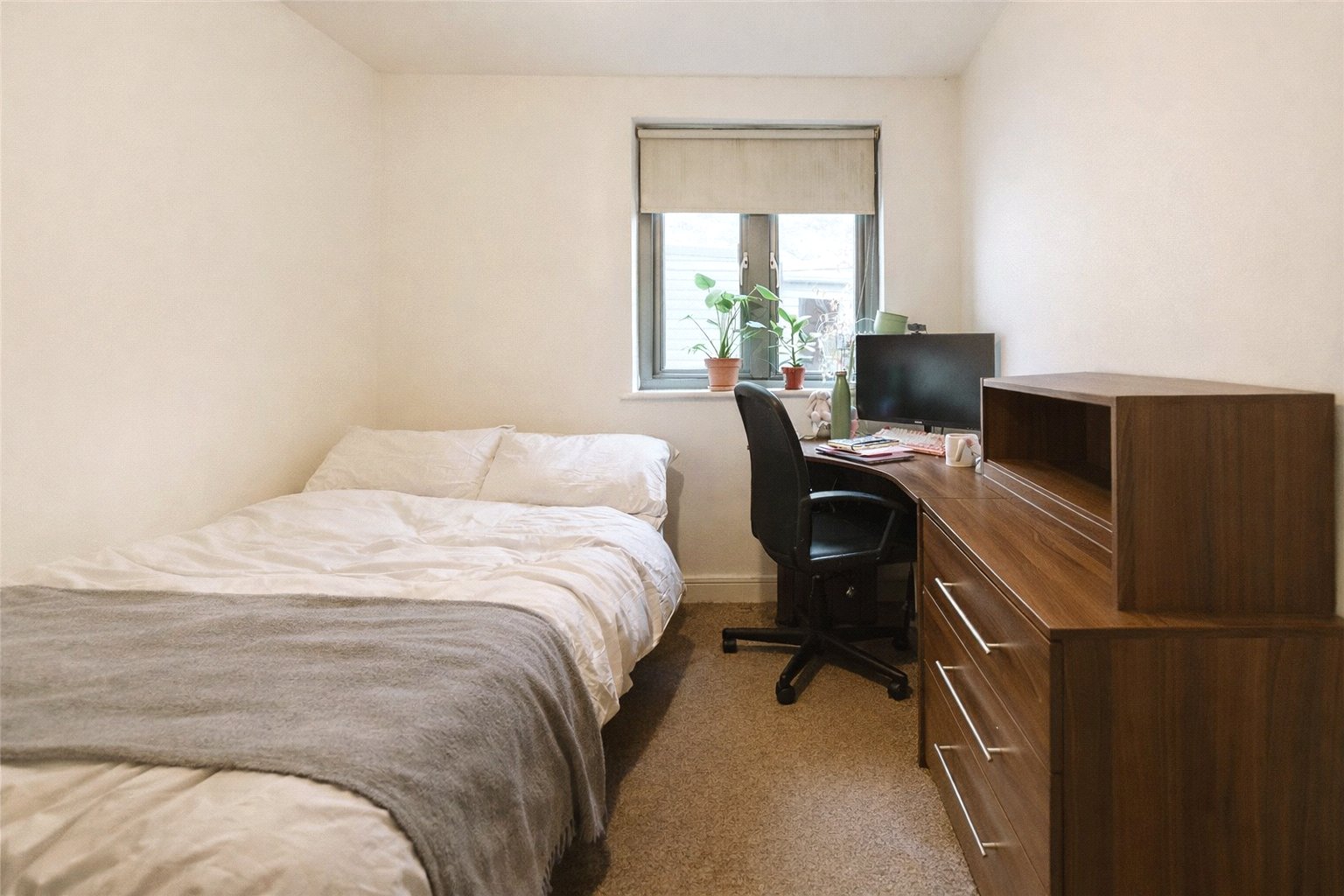 3 bedroom Flat to let in Station Road, Montpelier, Bristol