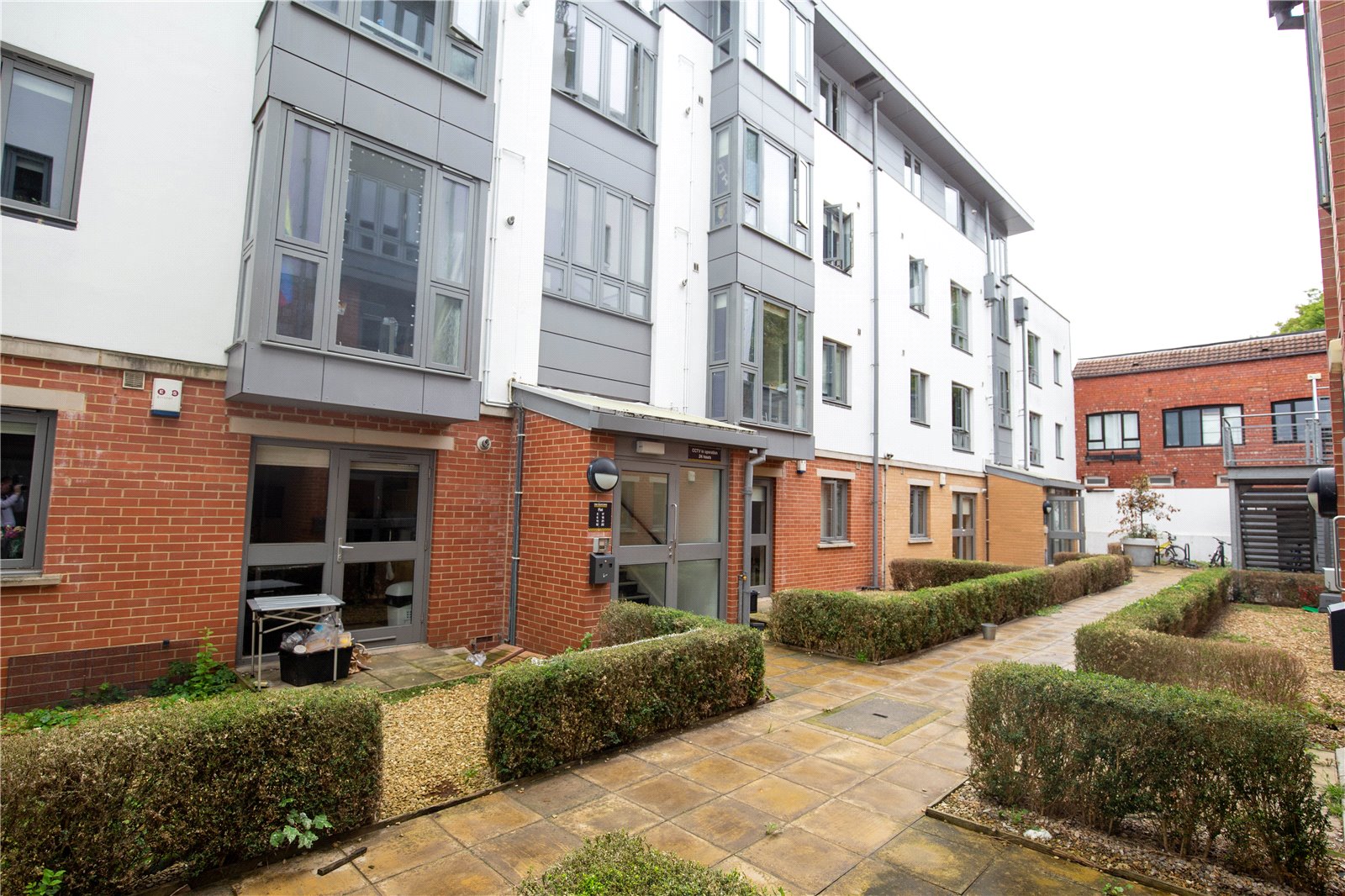 4 bedroom Flat to let in Station Road, Montpelier, Bristol