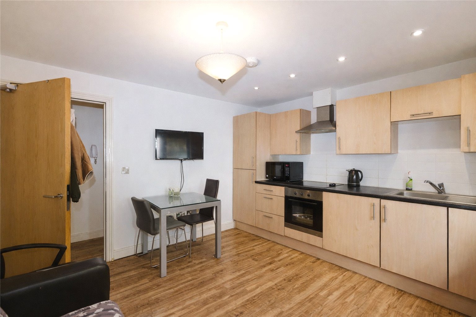4 bedroom Flat to let in Station Road, Montpelier, Bristol