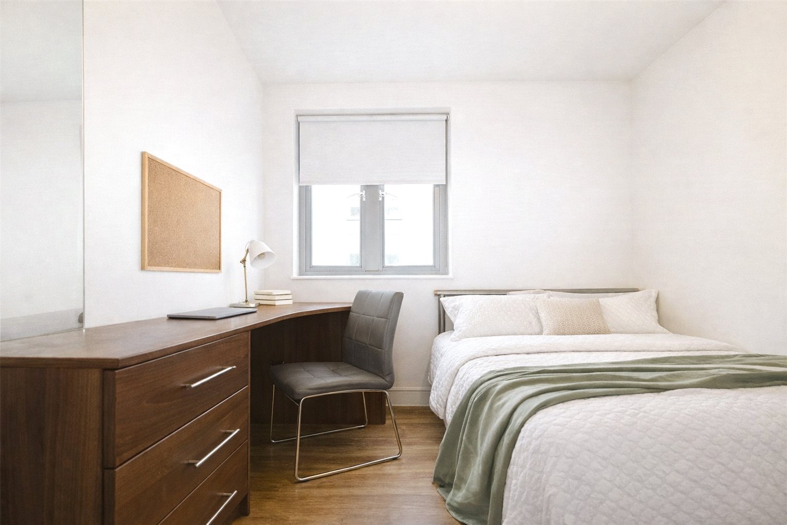4 bedroom Flat to let in Station Road, Montpelier, Bristol