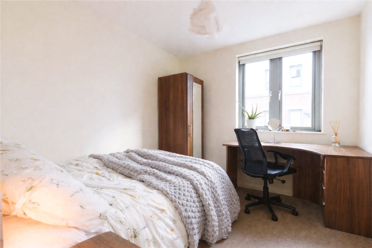 4 bedroom Flat to let in Station Road, Montpelier, Bristol