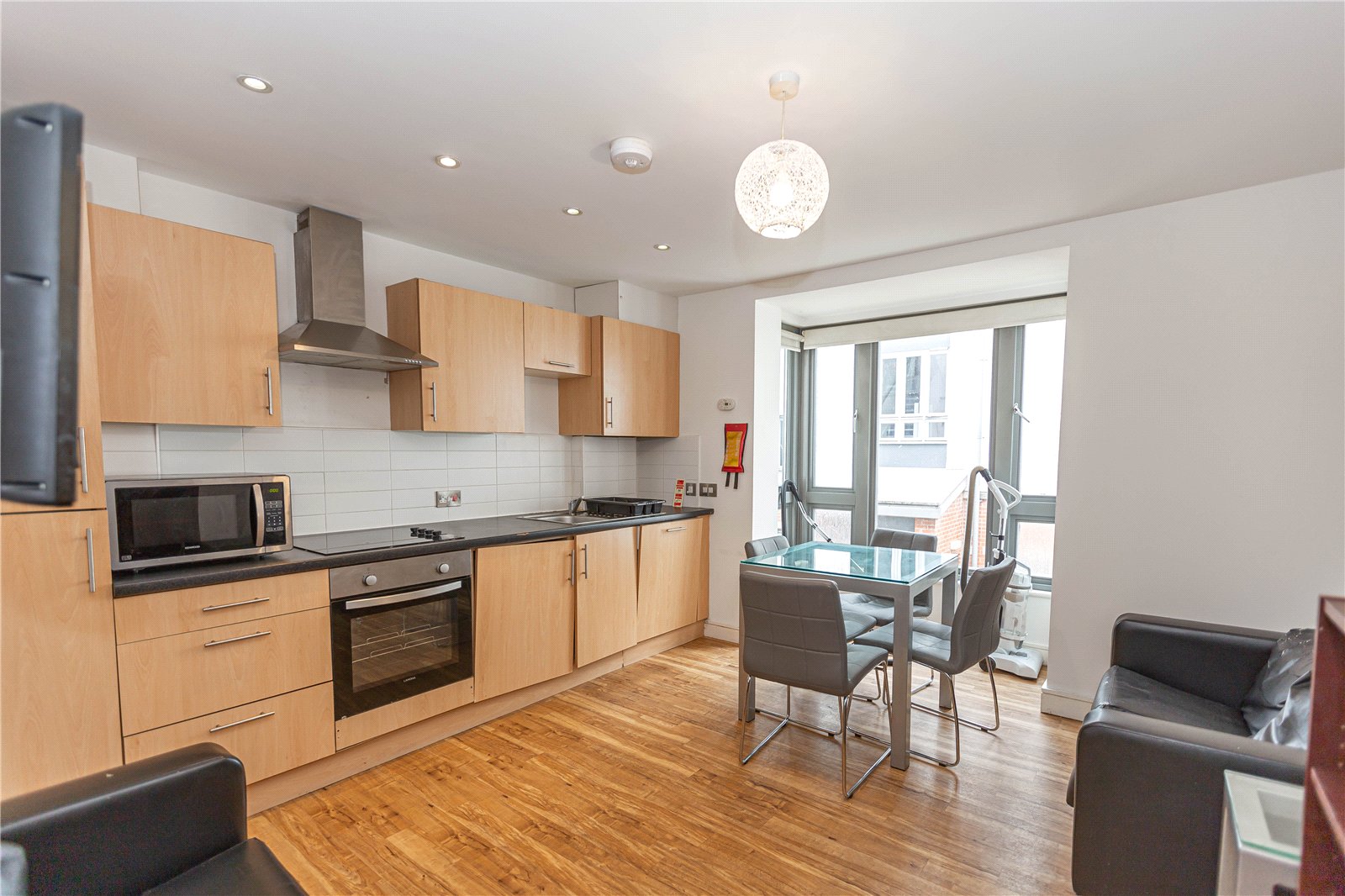 4 bedroom Flat to let in Station Road, Montpelier, Bristol