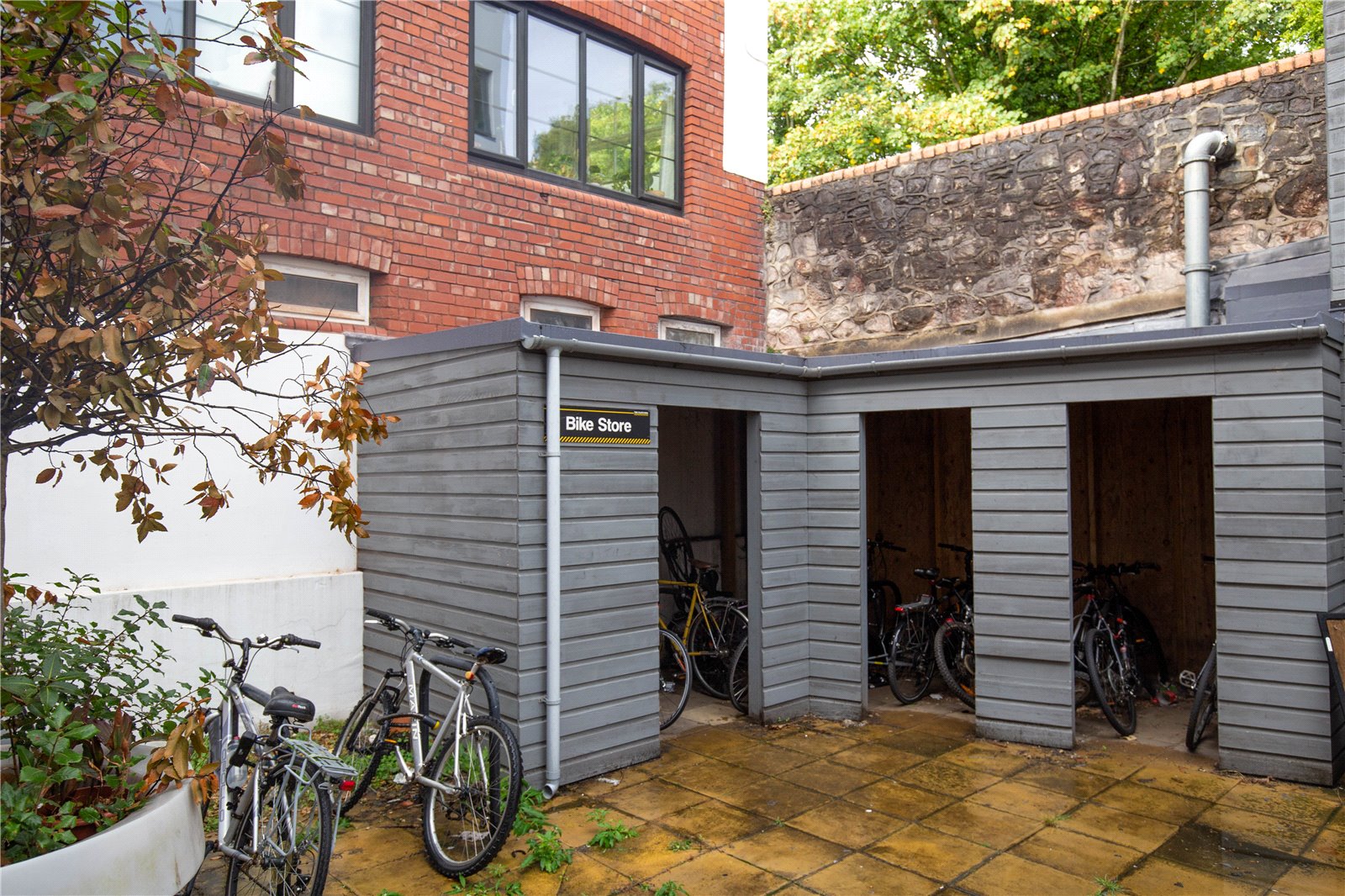 4 bedroom Flat to let in Station Road, Montpelier, Bristol