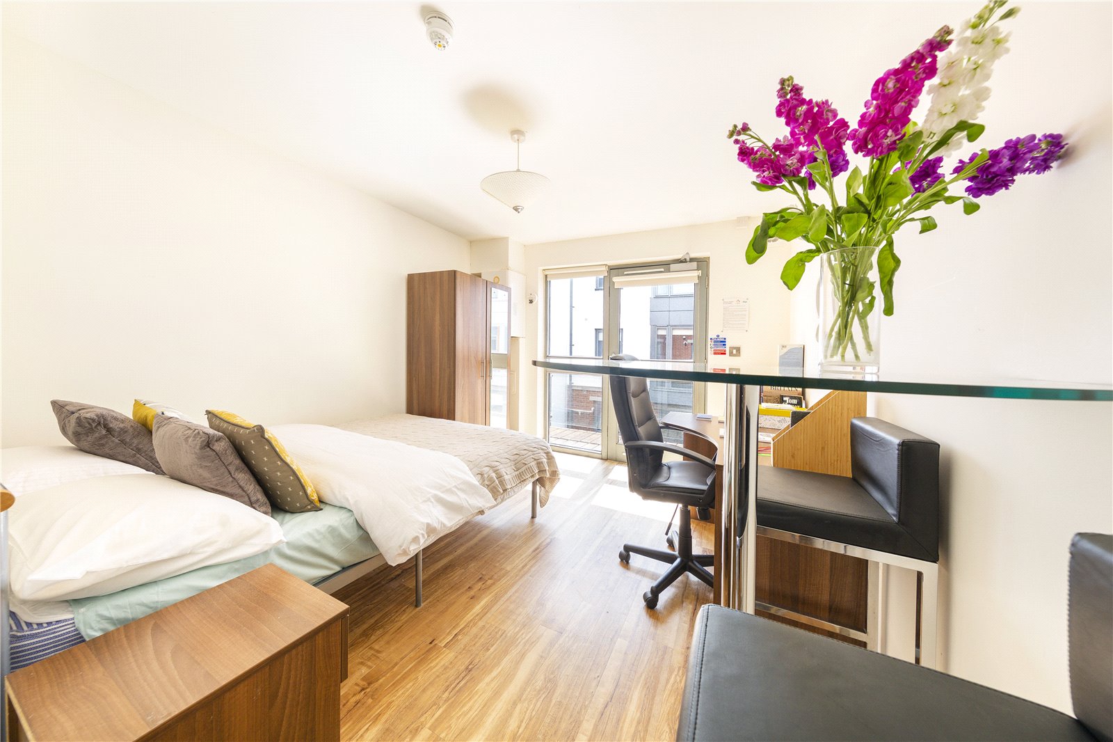 3 bedroom Flat to let in Station Road, Montpelier, Bristol
