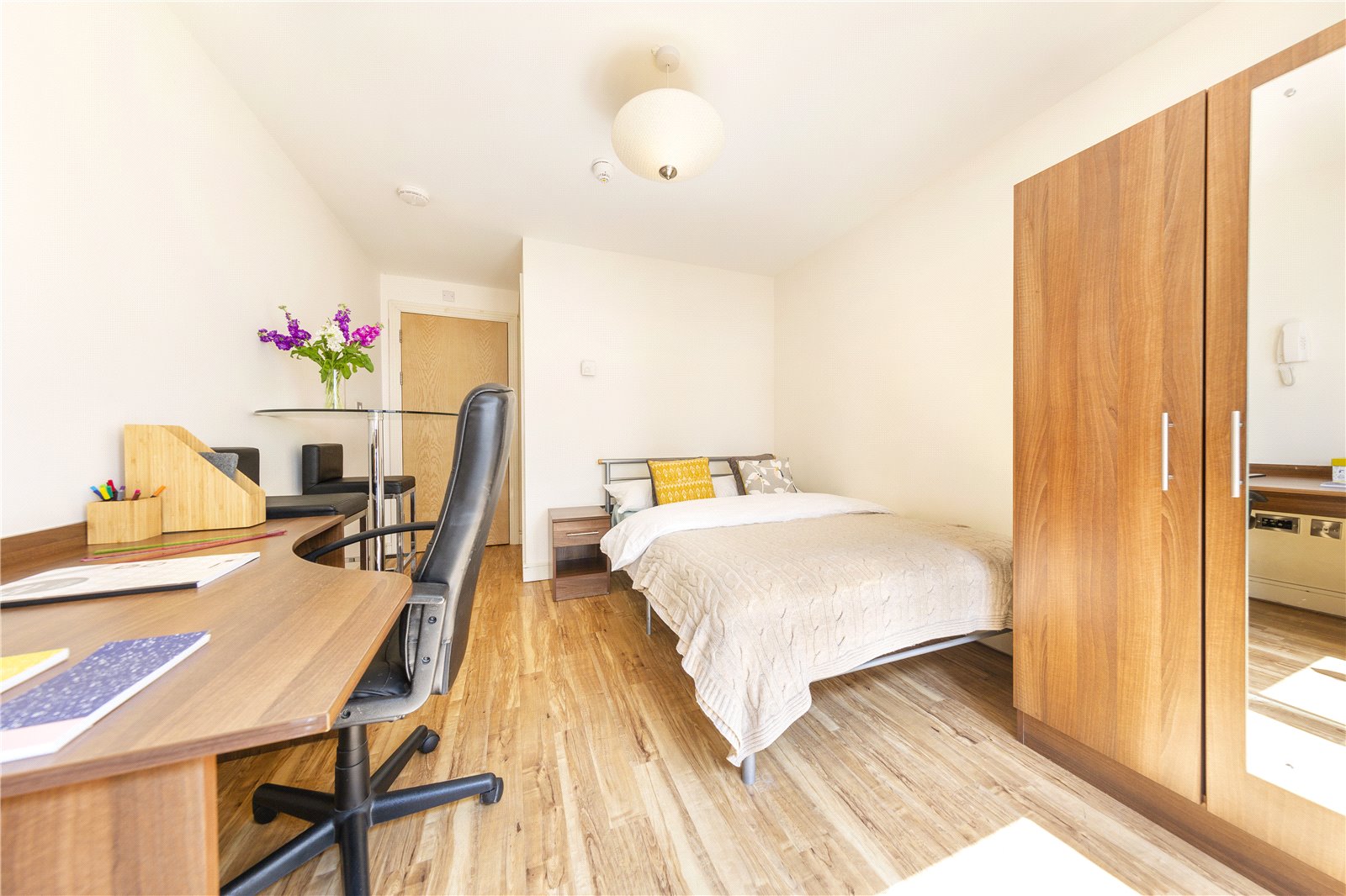 3 bedroom Flat to let in Station Road, Montpelier, Bristol