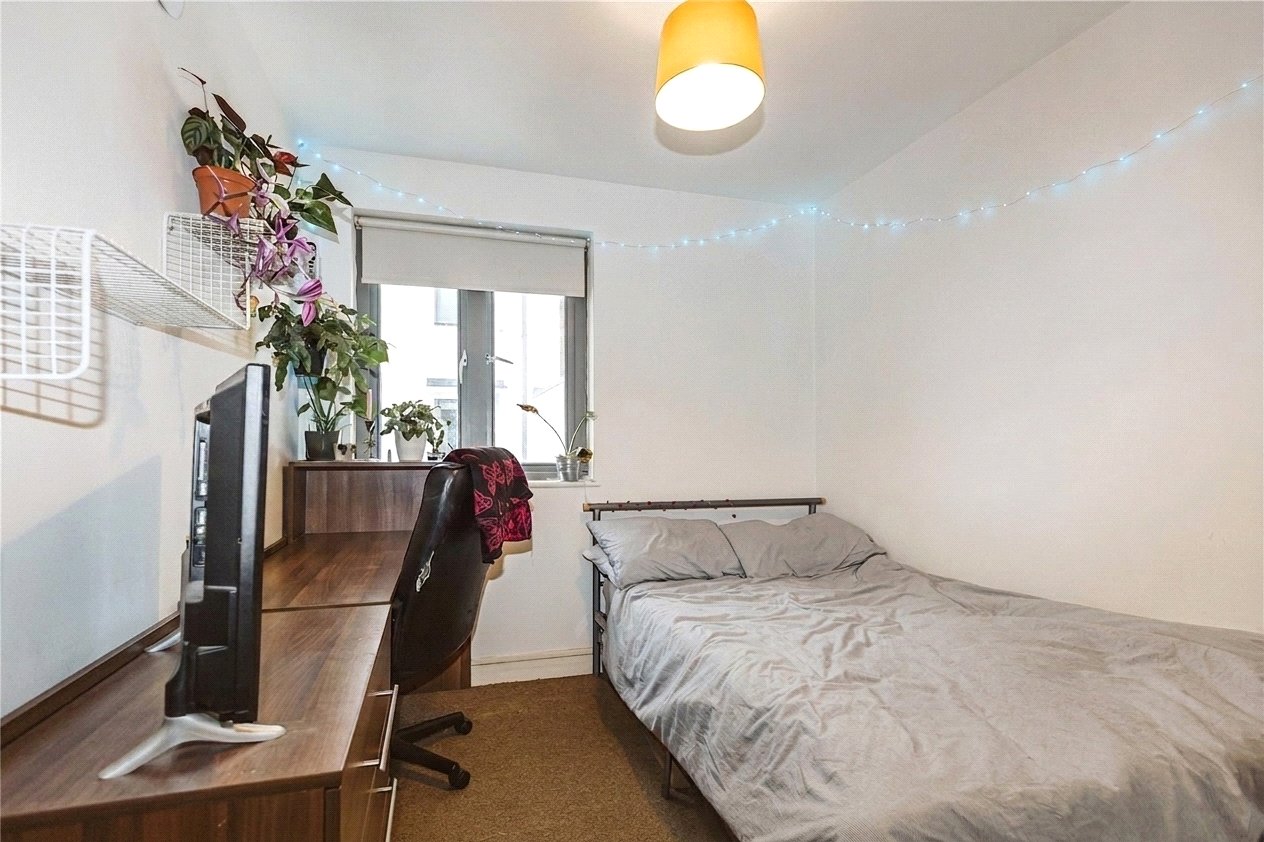 3 bedroom Flat to let in Station Road, Montpelier, Bristol