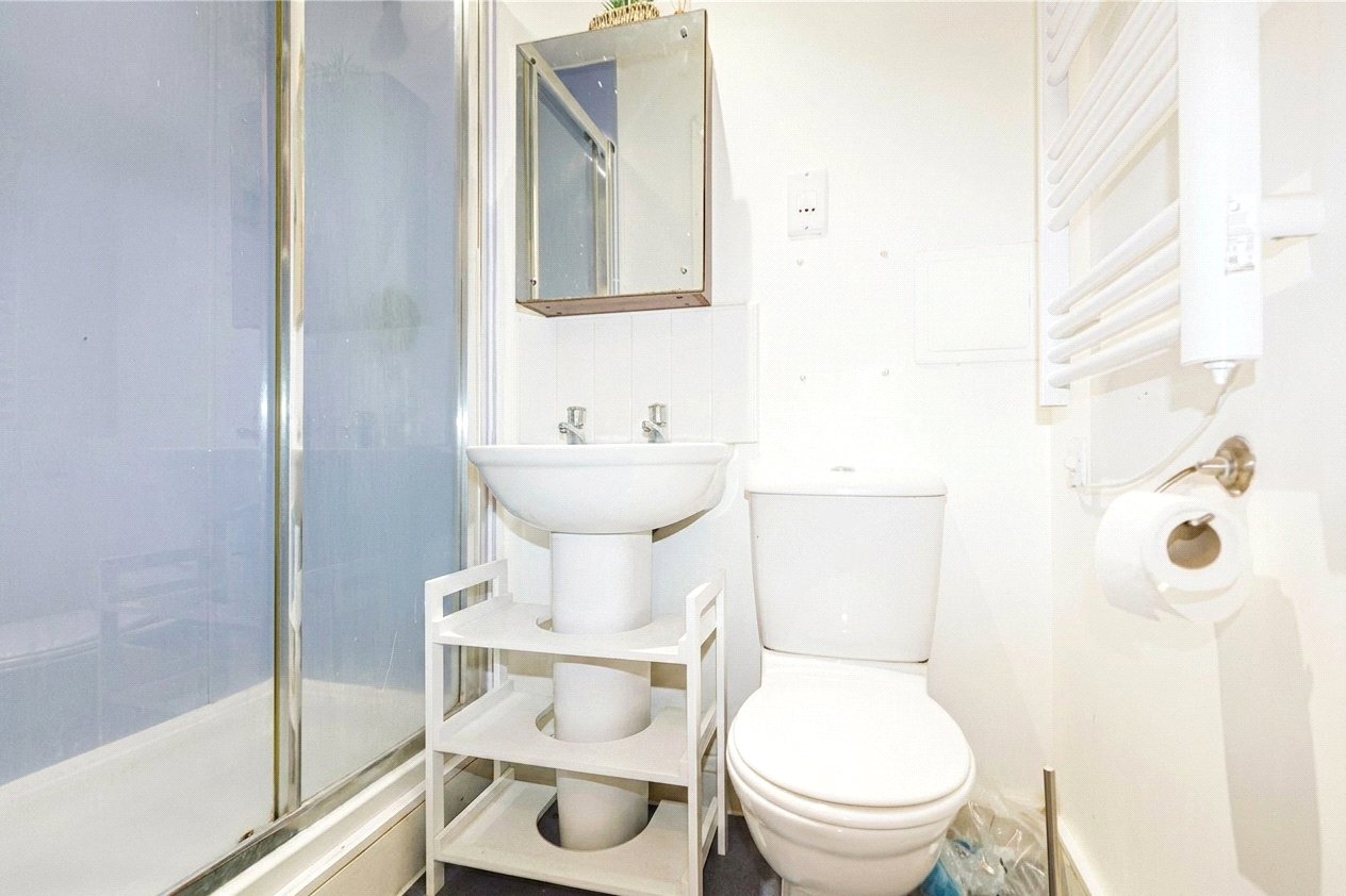 3 bedroom Flat to let in Station Road, Montpelier, Bristol