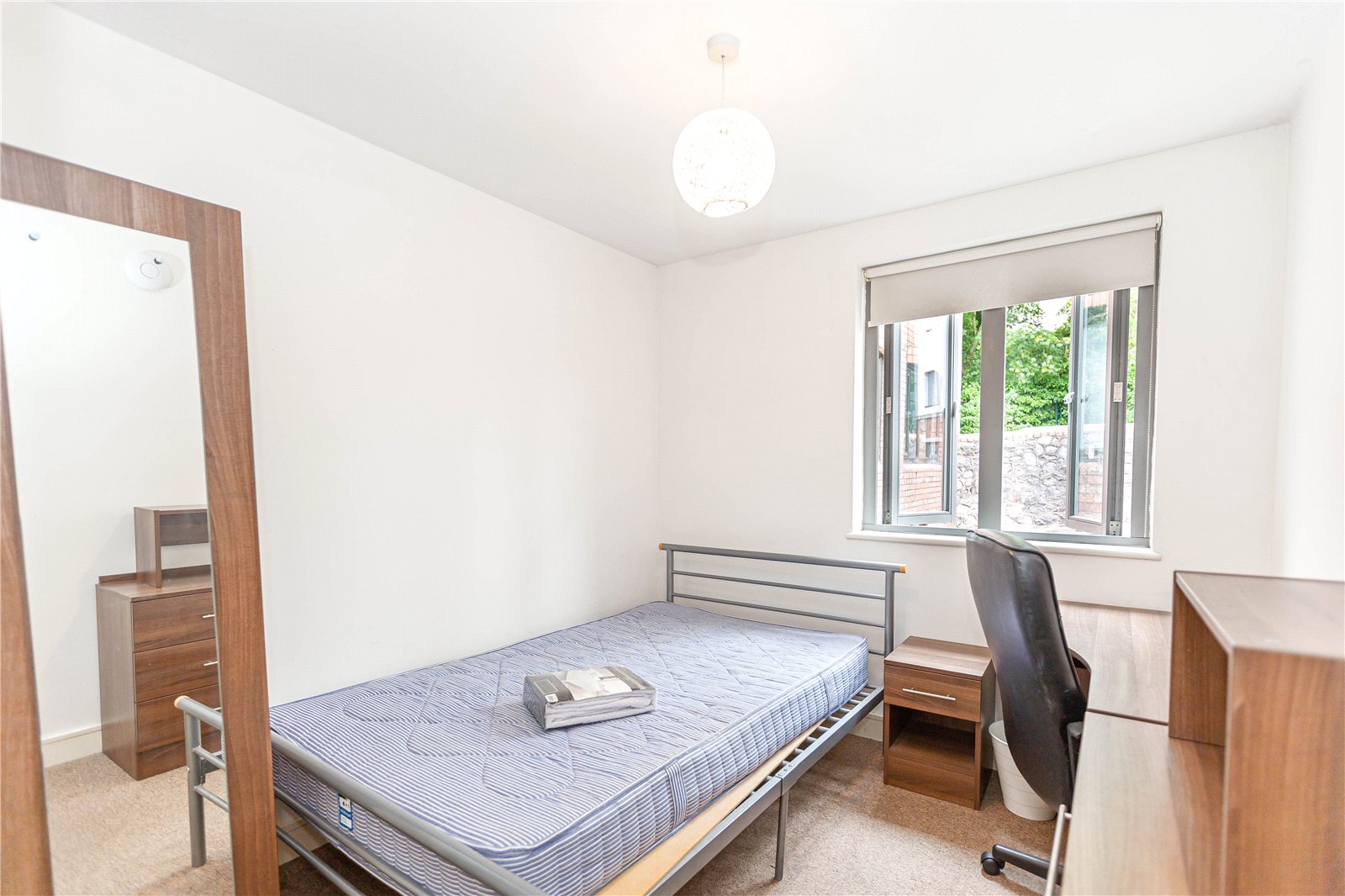 3 bedroom Flat to let in Station Road, Bristol