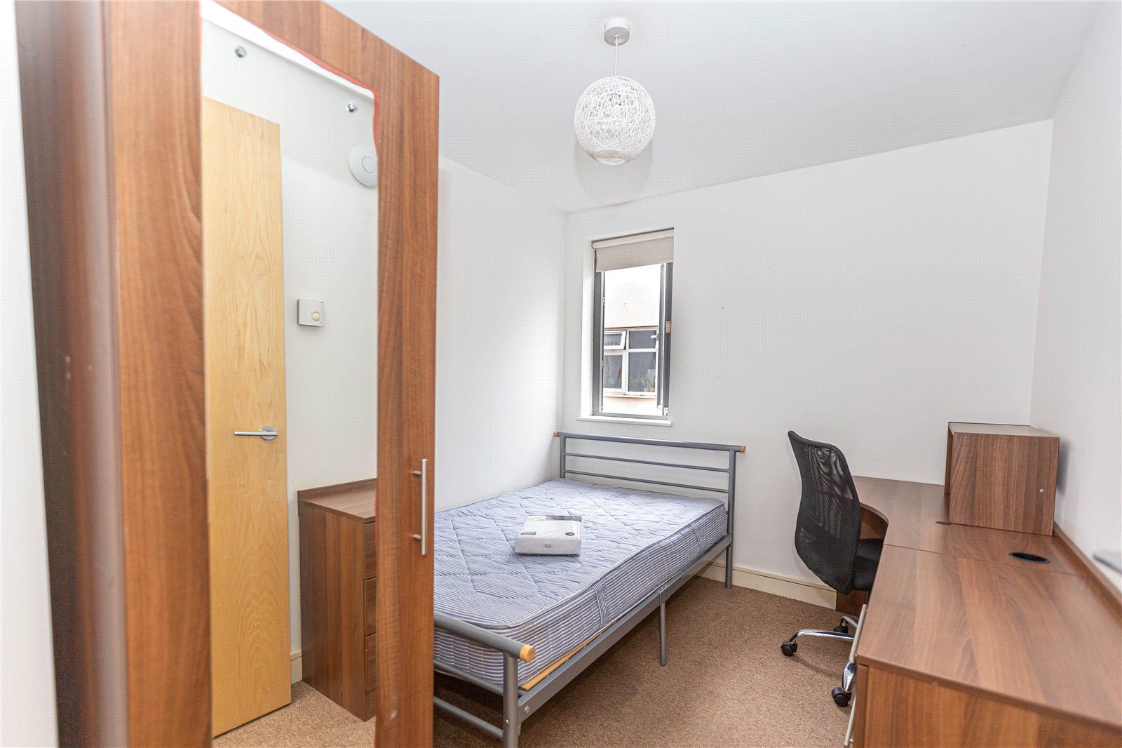 3 bedroom Flat to let in Station Road, Bristol