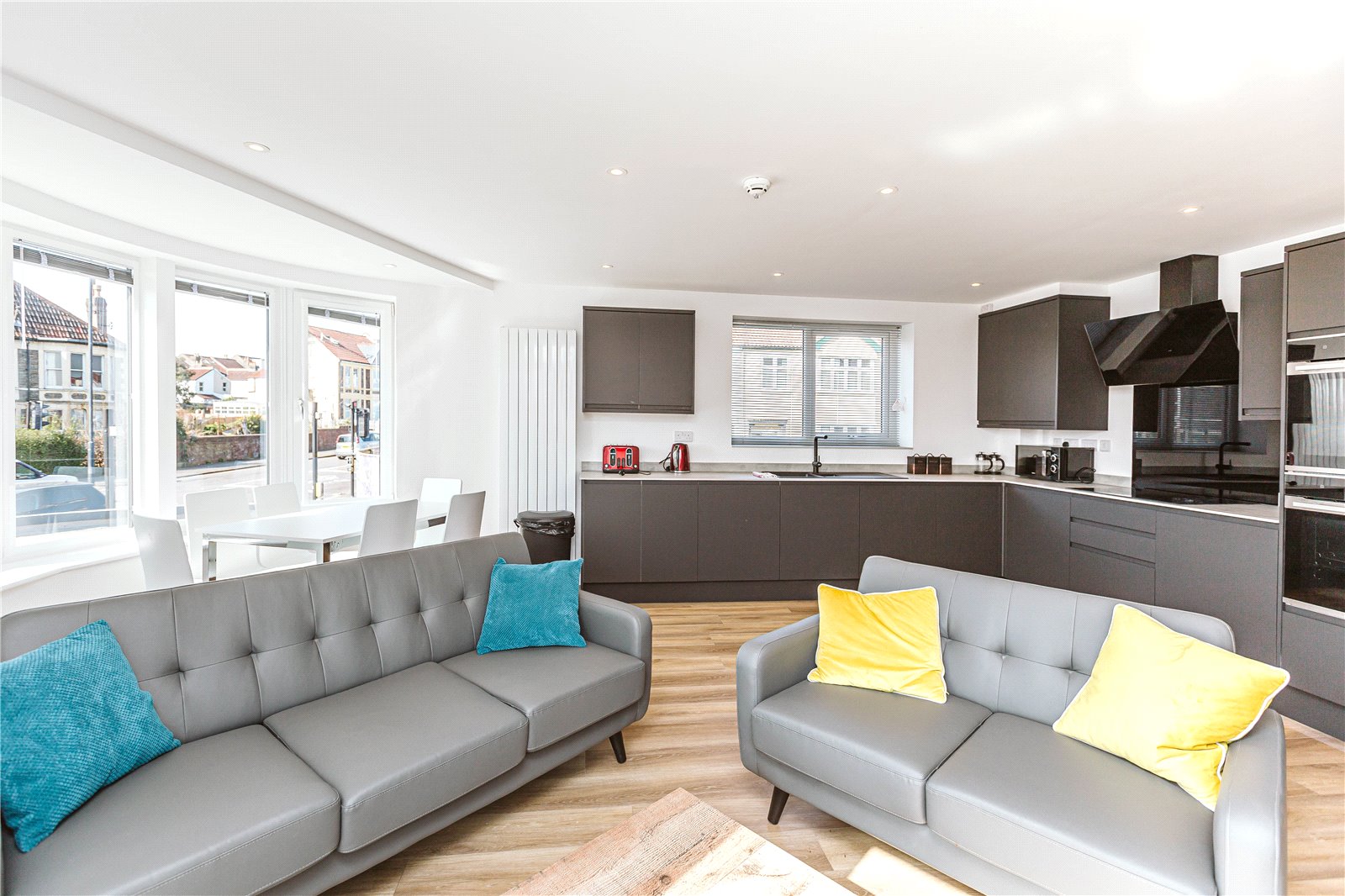 6 bedroom Flat to let in Horfield, Bristol
