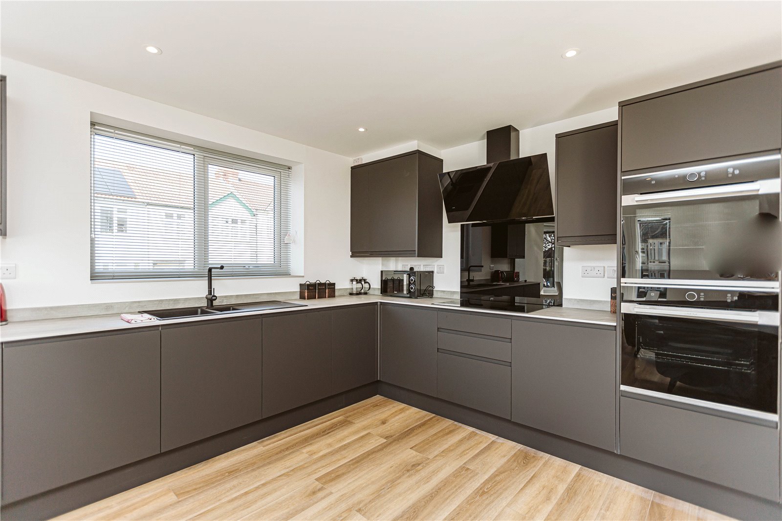 6 bedroom Flat to let in Horfield, Bristol