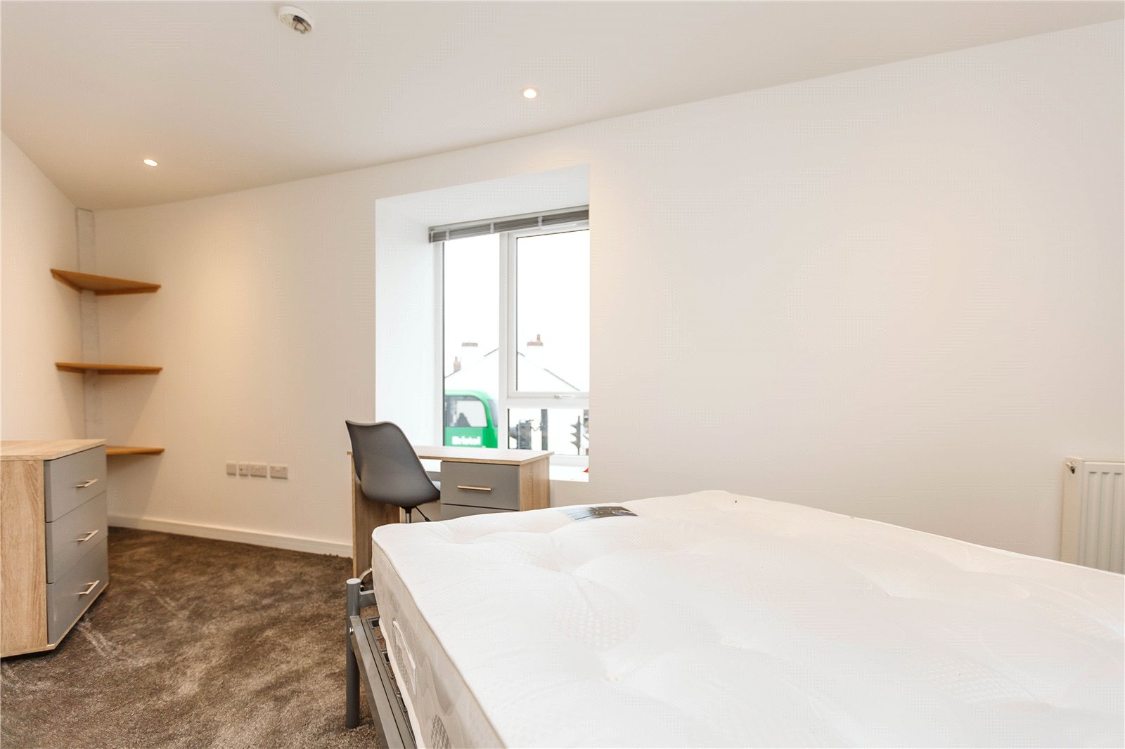 6 bedroom Flat to let in Horfield, Bristol