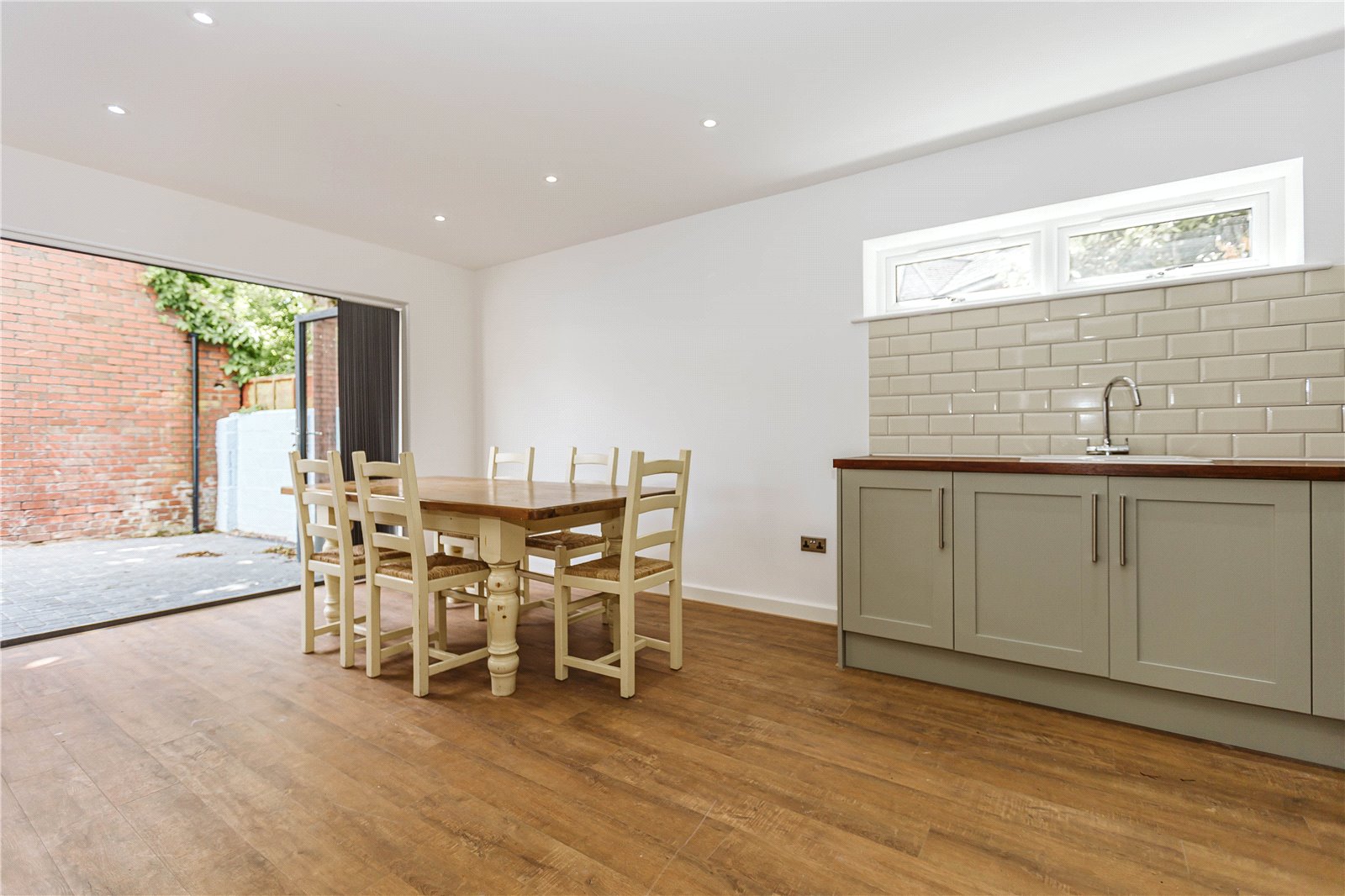 4 bedroom House to let in Knowle, Bristol