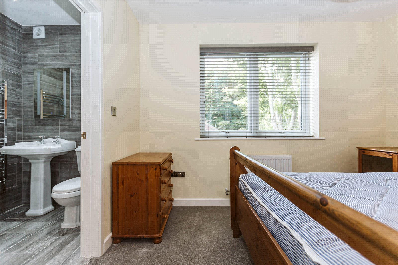 4 bedroom House to let in Knowle, Bristol