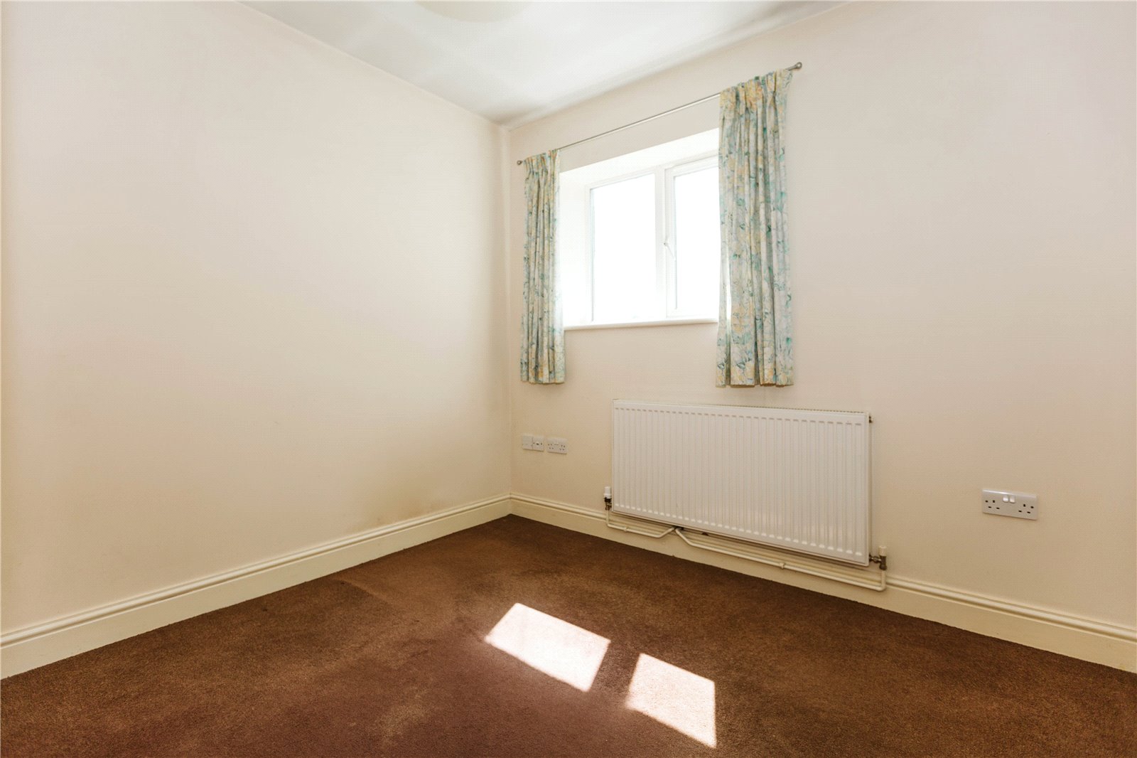2 bedroom Flat to let in Henleaze, Bristol