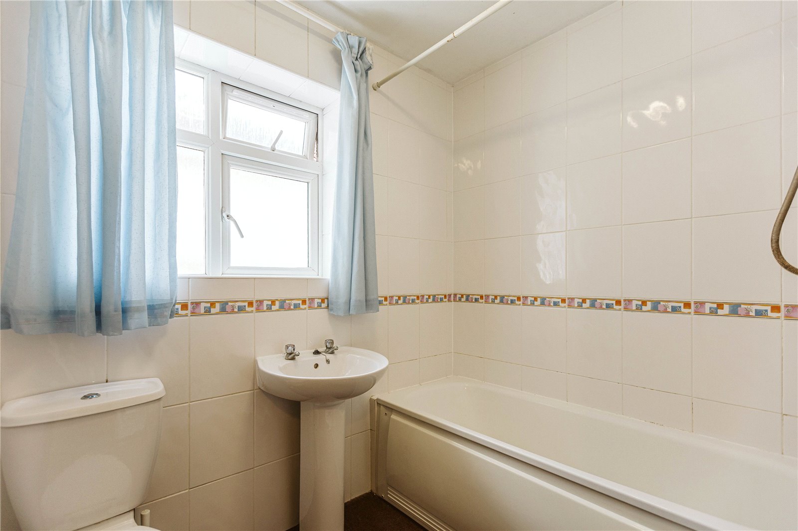 2 bedroom Flat to let in Henleaze, Bristol