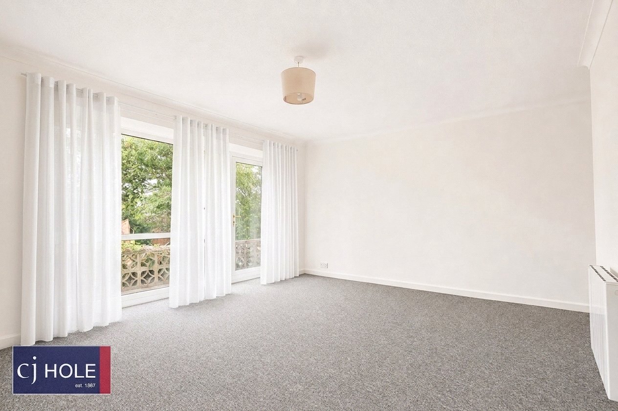 2 bedroom Flat to let in Westover Gardens, Westbury- On- Trym, Bristol