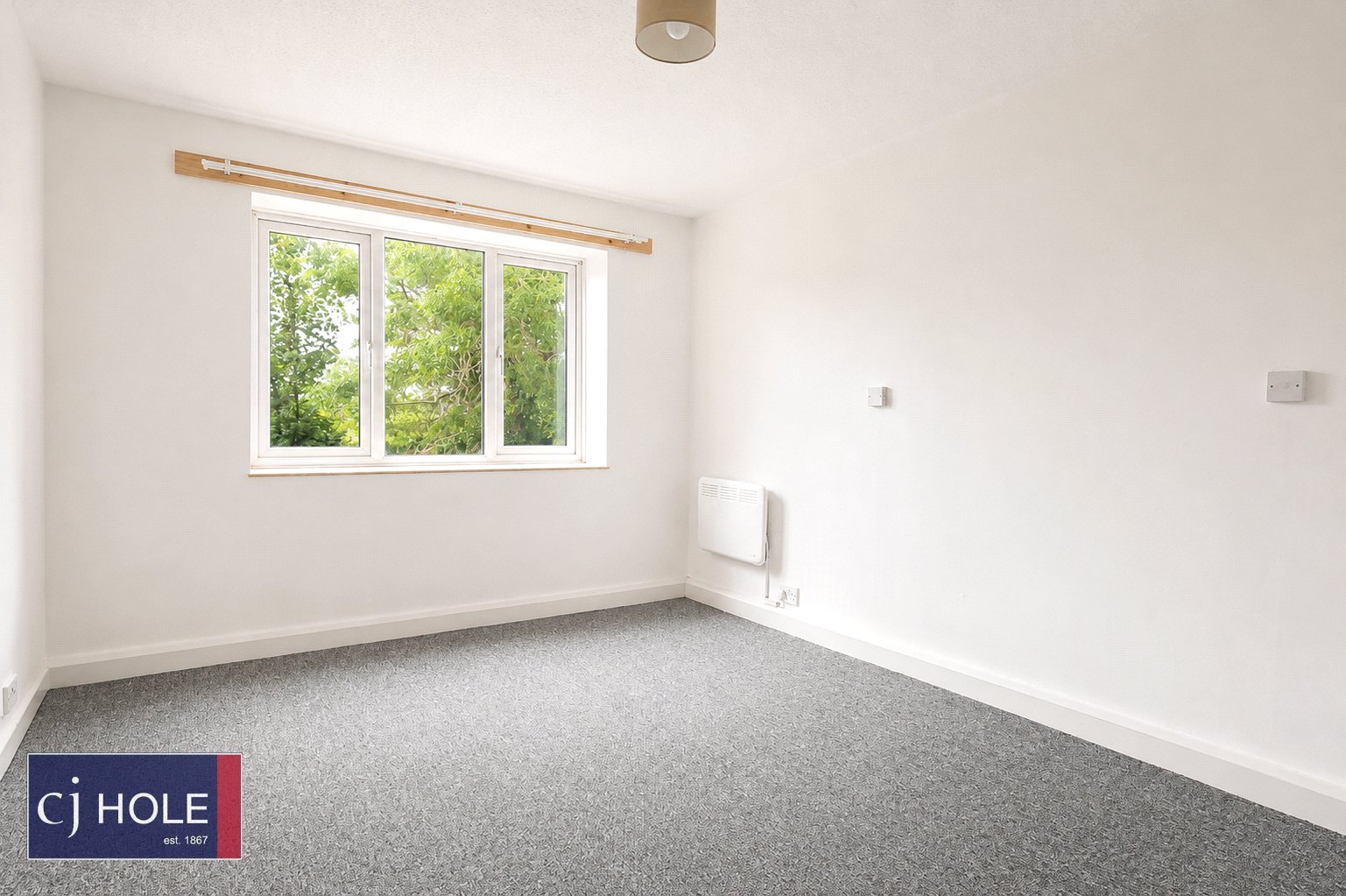 2 bedroom Flat to let in Westover Gardens, Westbury- On- Trym, Bristol