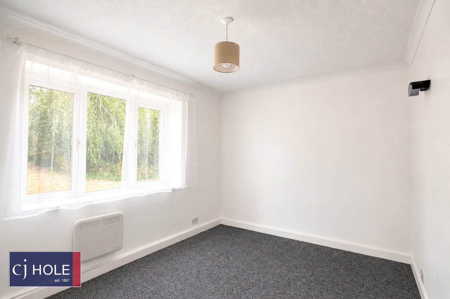 2 bedroom Flat to let in Westover Gardens, Westbury- On- Trym, Bristol