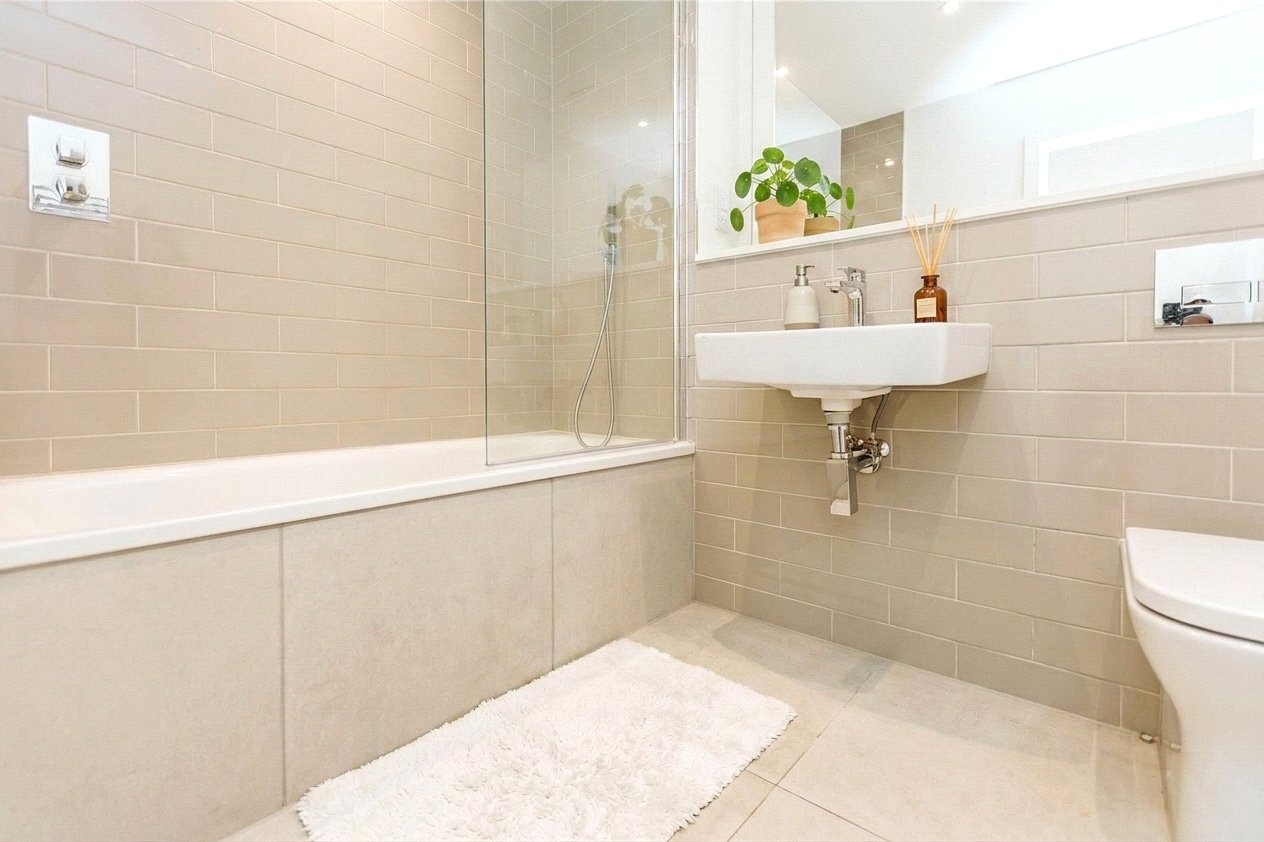 3 bedroom House to let in St. Werburgh's, Bristol
