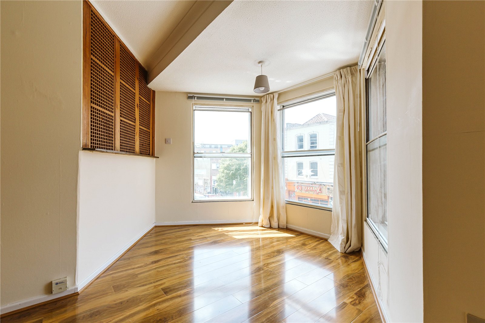 1 bedroom Flat to let in Bristol