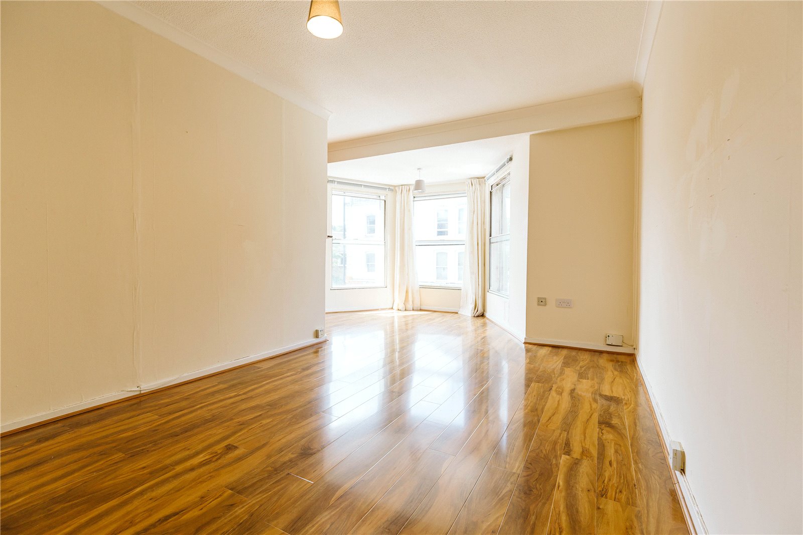 1 bedroom Flat to let in Bristol