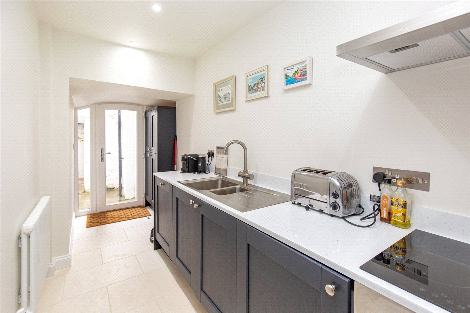 2 bedroom Flat to let in Pembroke Grove, Clifton, Bristol