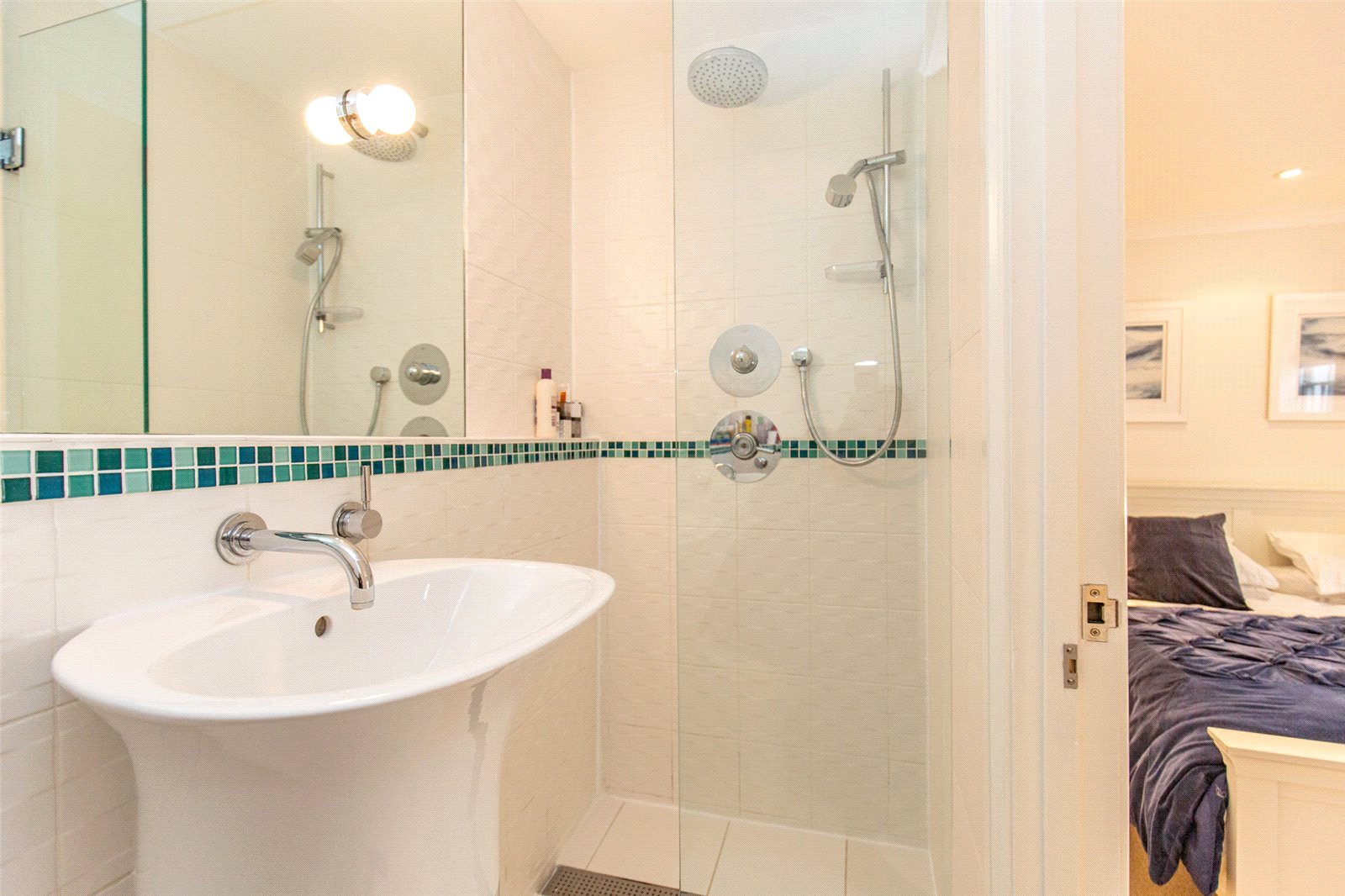 2 bedroom Flat to let in Pembroke Grove, Clifton, Bristol