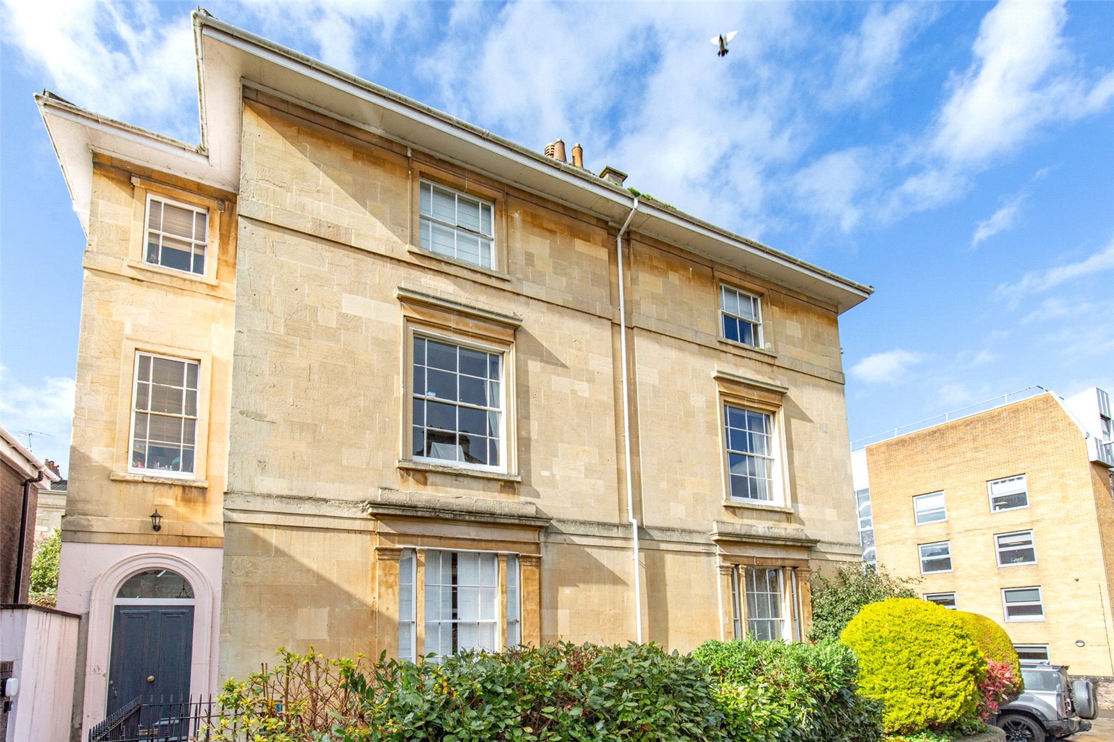 2 bedroom Flat to let in Pembroke Grove, Clifton, Bristol