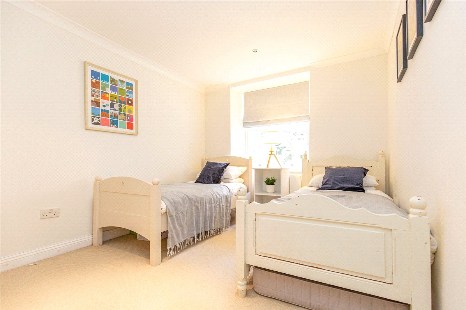 2 bedroom Flat to let in Pembroke Grove, Clifton, Bristol