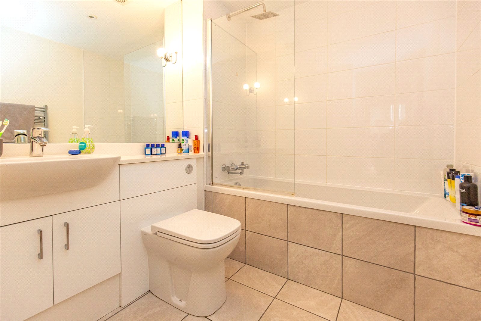 2 bedroom Flat to let in Pembroke Grove, Clifton, Bristol