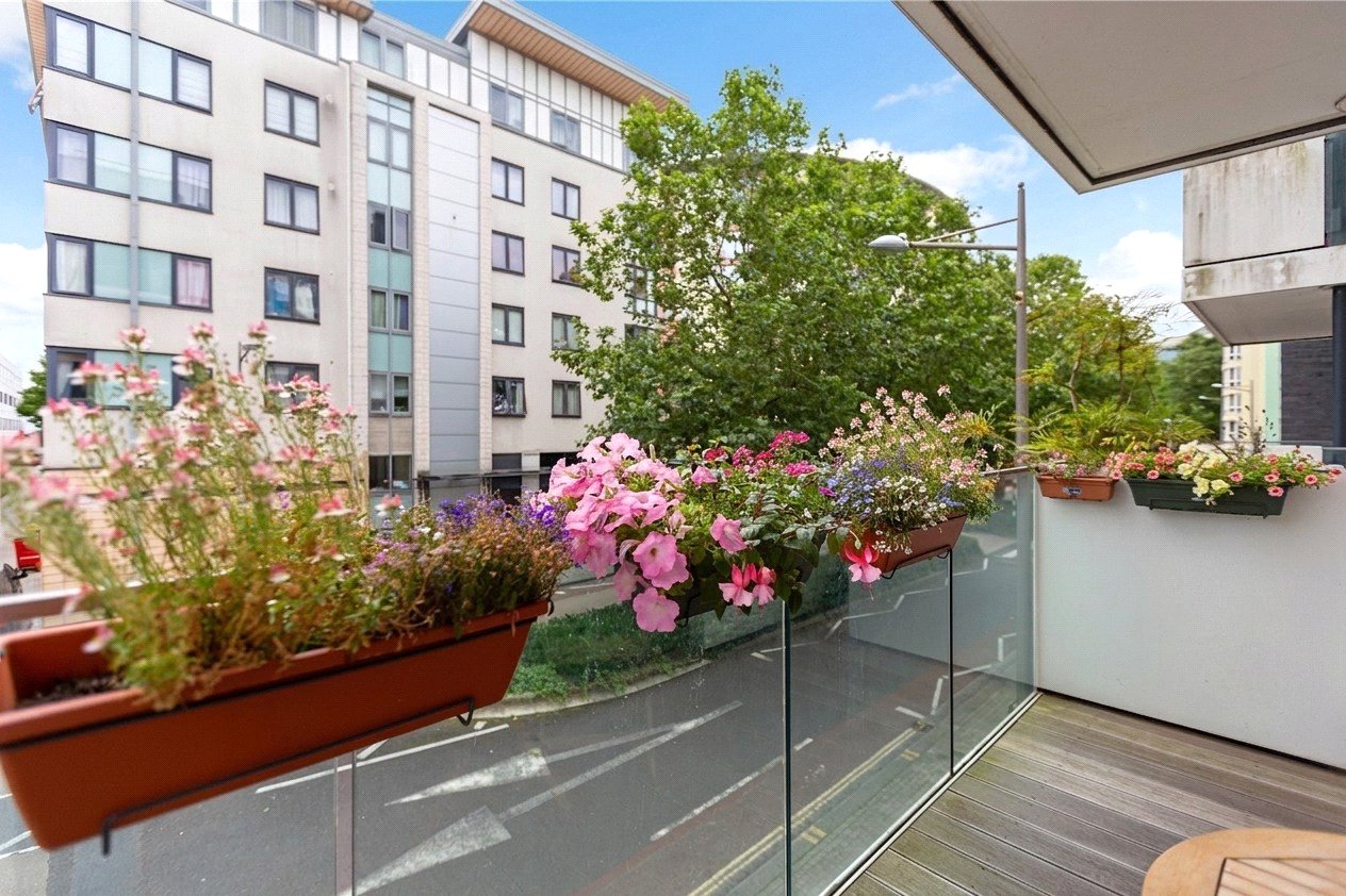 1 bedroom Flat to let in Bristol