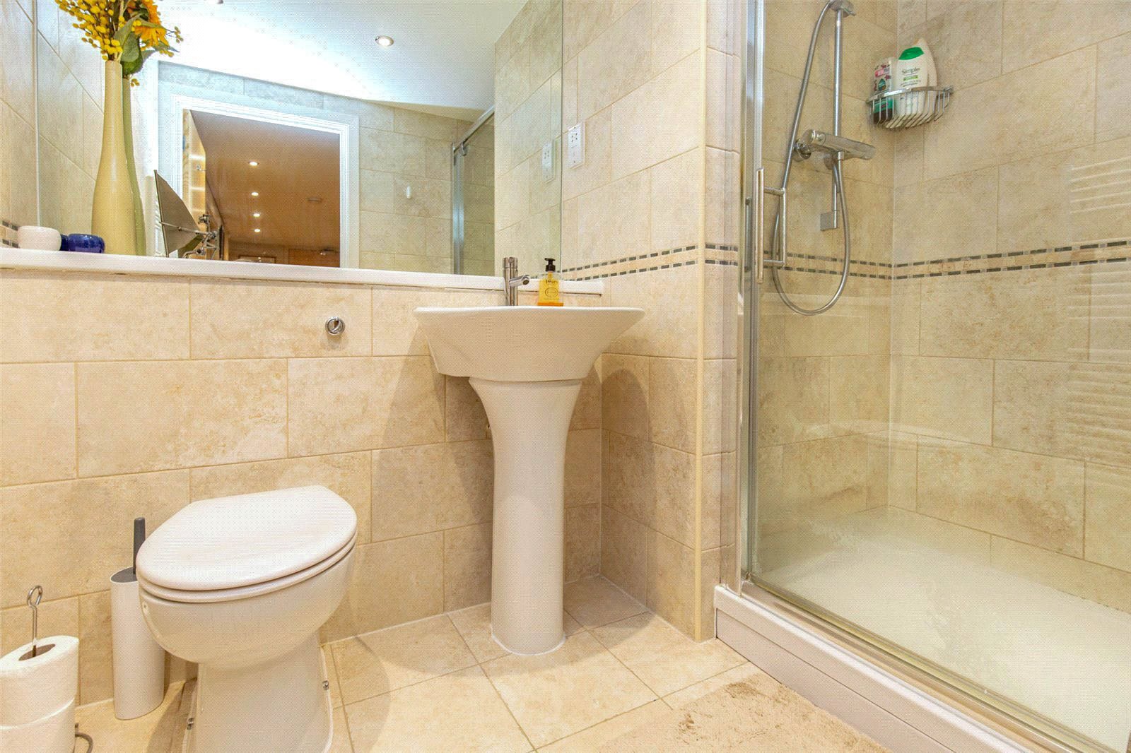 3 bedroom Flat to let in Caledonian Road, Bristol