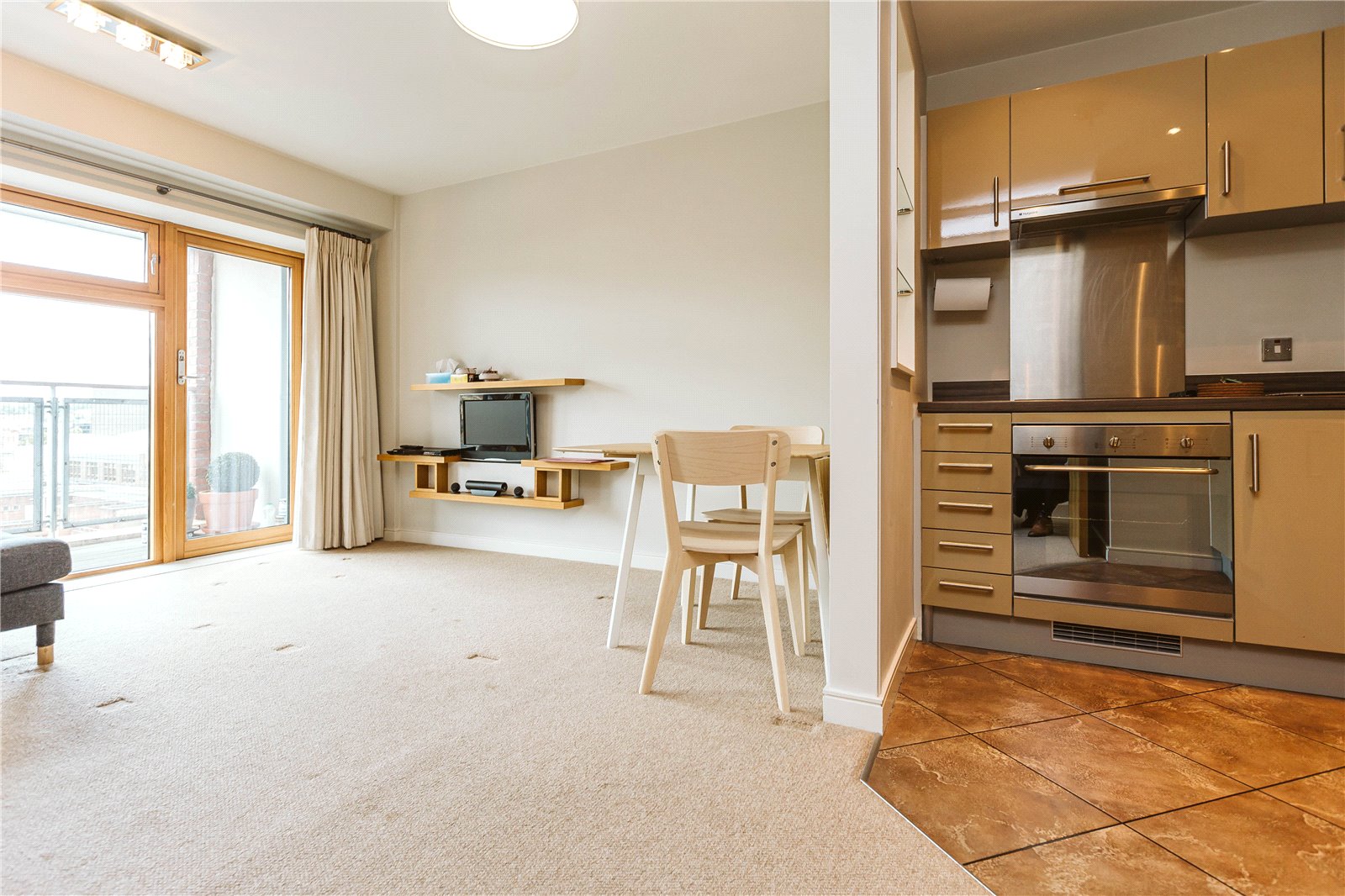 1 bedroom Flat to let in Bristol