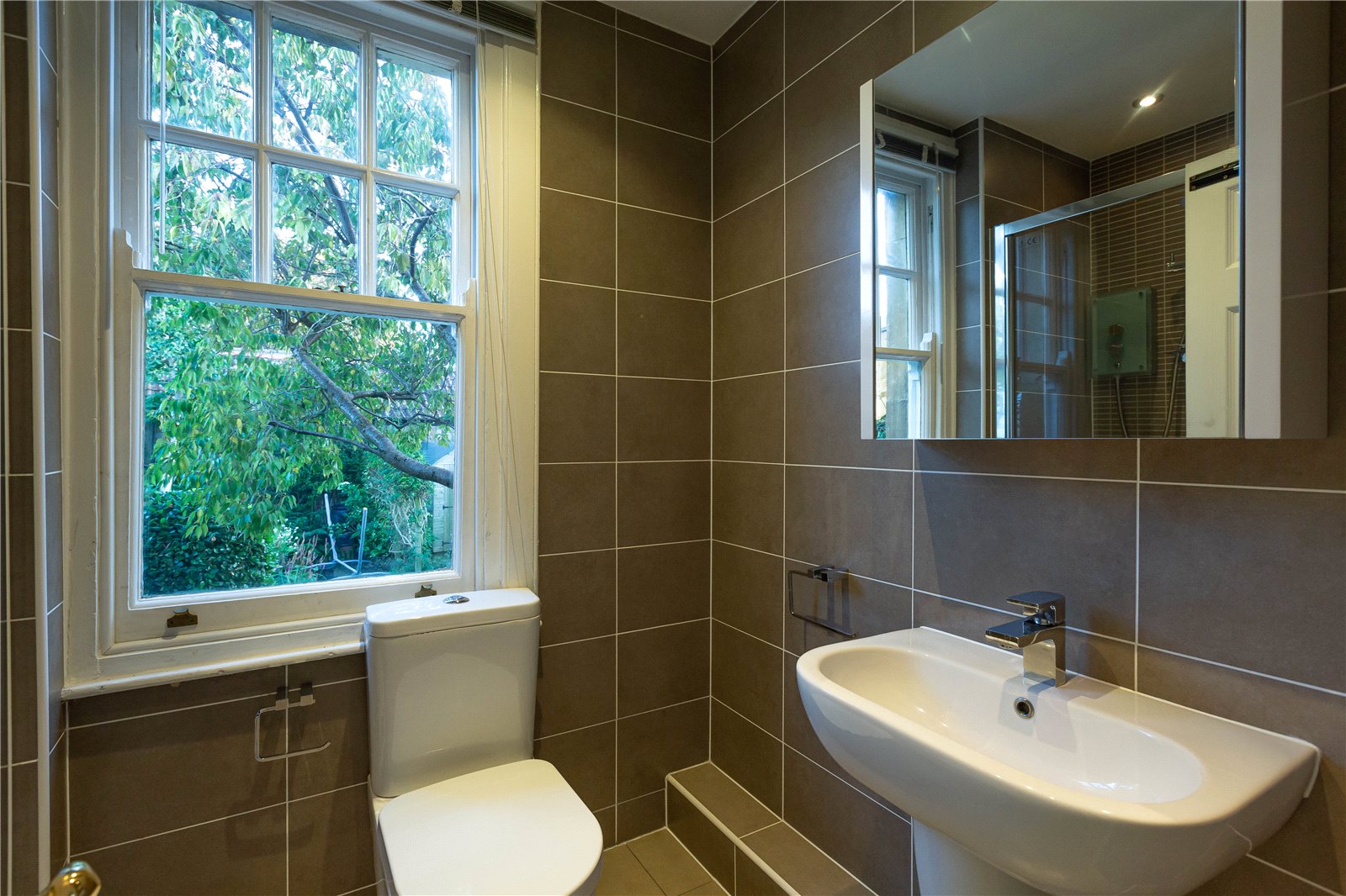 3 bedroom Flat to let in Stoke Bishop, Bristol